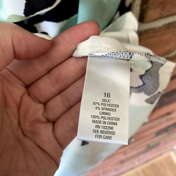 Dressbarn Abstract Print Layered Ruffle Sleeveless Dress Black Green 16 - Picture 6 of 10